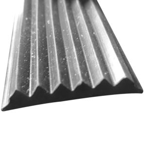 Тактильна гумова стрічка 36 мм чорна самоклеюча – протиковзка напрямна для безбар'єрного простору