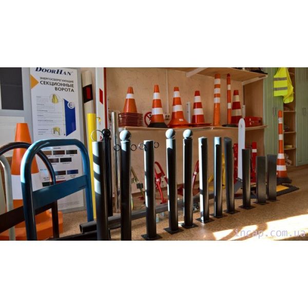 Пересувні металеві огороджувальні стовпчики 57 1200 мм 12кг
