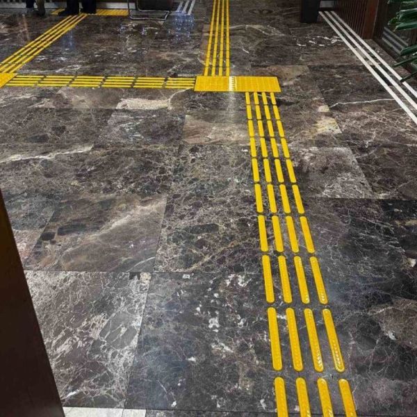 Поліуретанова самоклеюча тактильна плитка "Полоса" 300х300х3